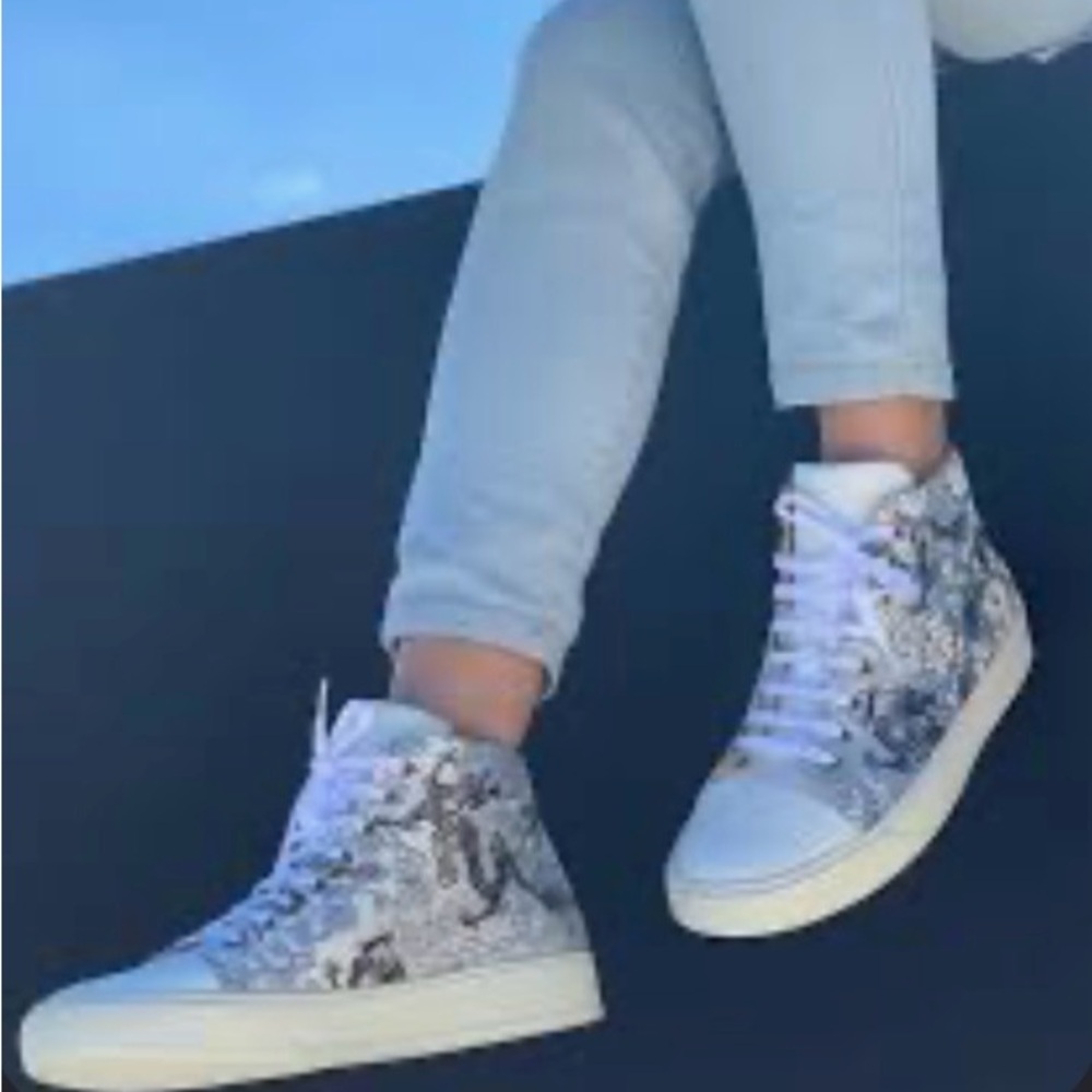 Women's High-Top Snake-Print Sneakers in White and Gray Sequins